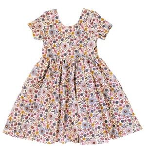 Ollie Jay Classic Twirl Short Sleeve Floral Dress in Plum Fields